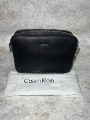Calvin Klein Czarna Torebka na Ramię Mała - Skóra Saffiano