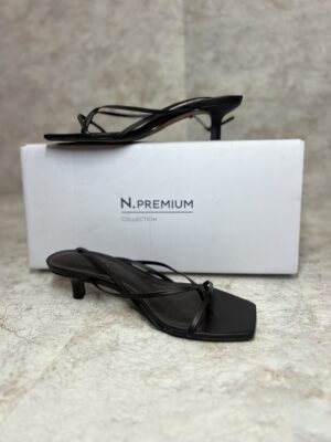 N.Premium Collection Brązowe Szpilki na Cienkim Pasku