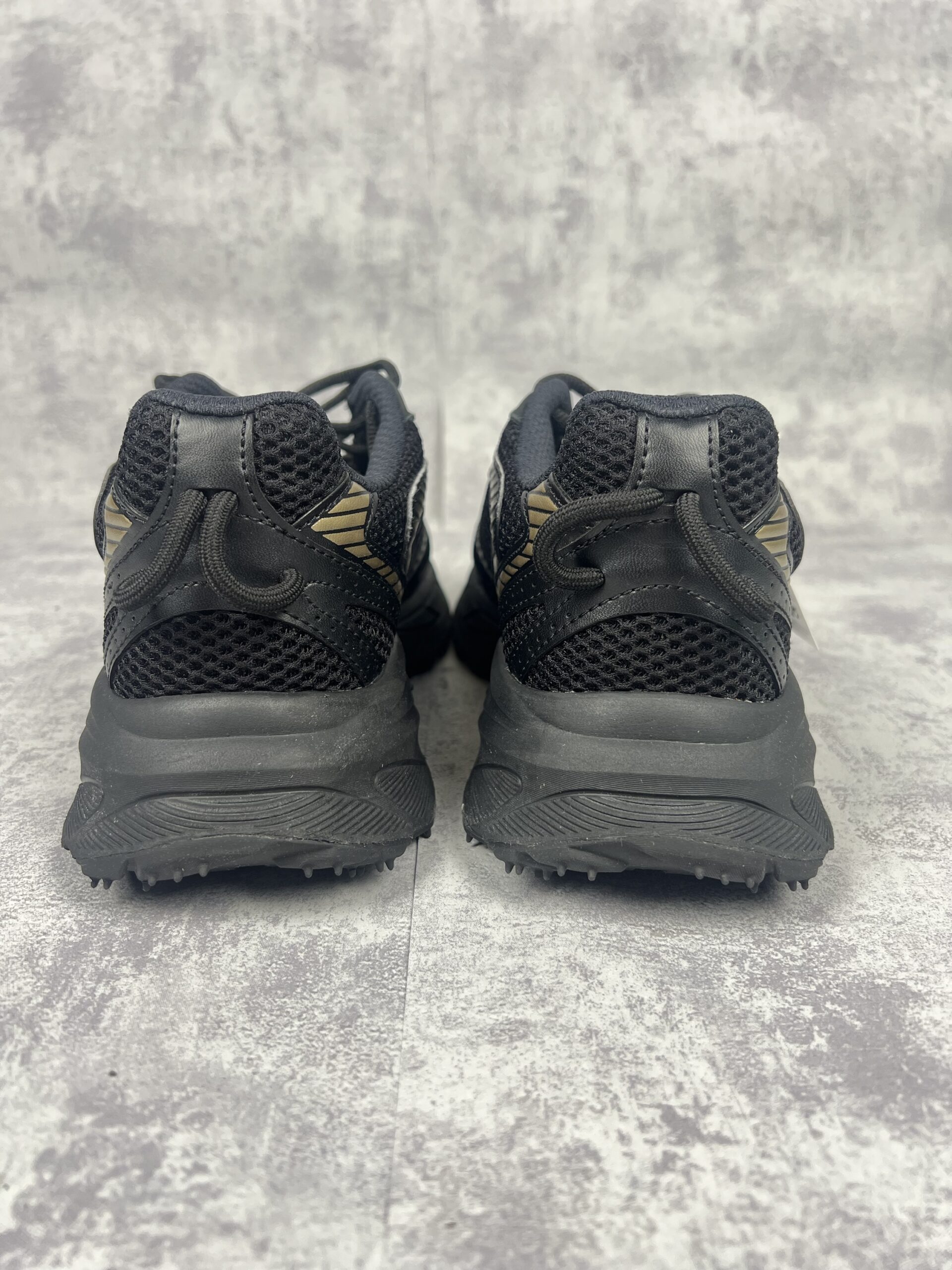 Lacoste Neo Shot Męskie Sneakersy Czarno-Złote Sznurowane - obrazek 7